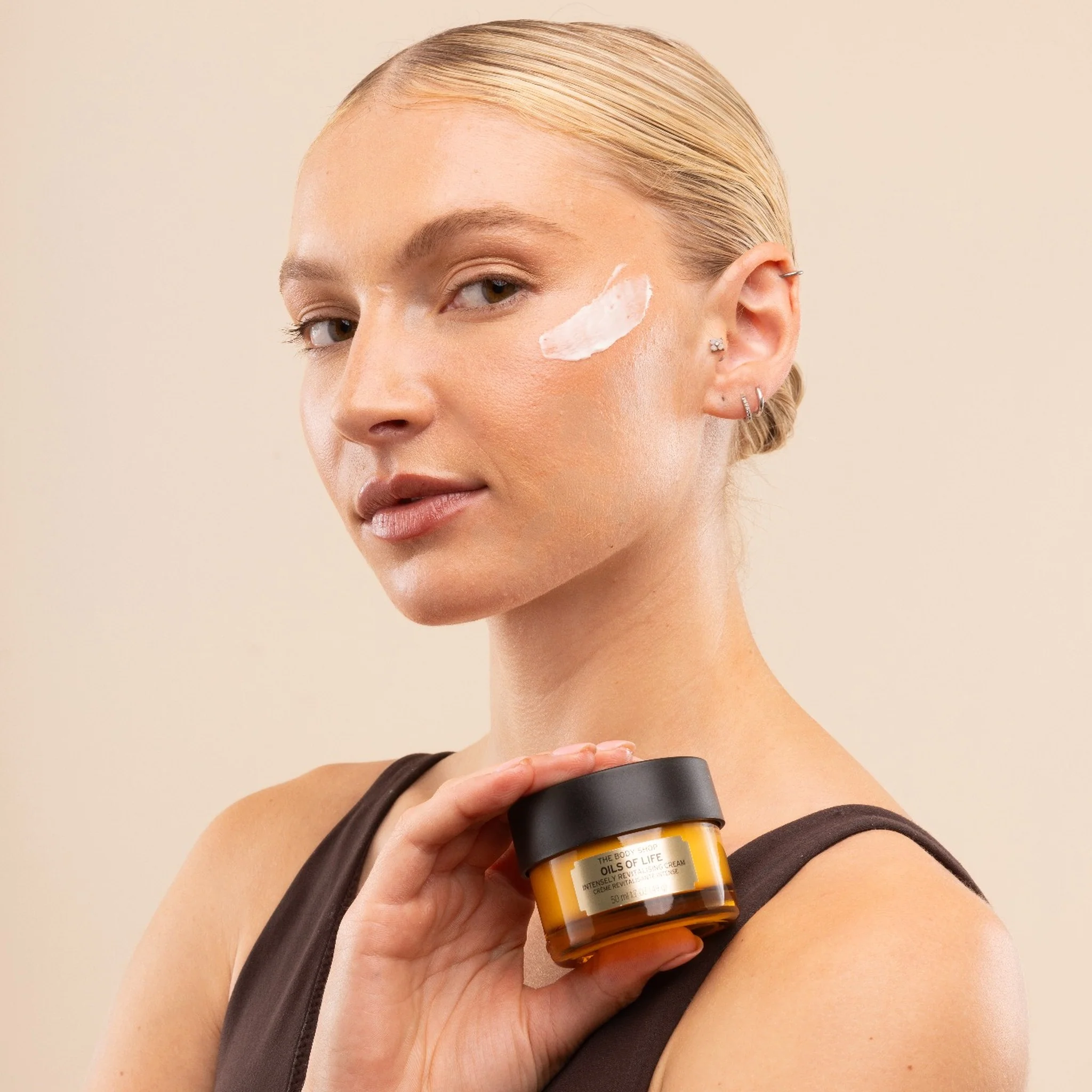 Oils Of Life™ Intensely Revitalising Cream - Image 3