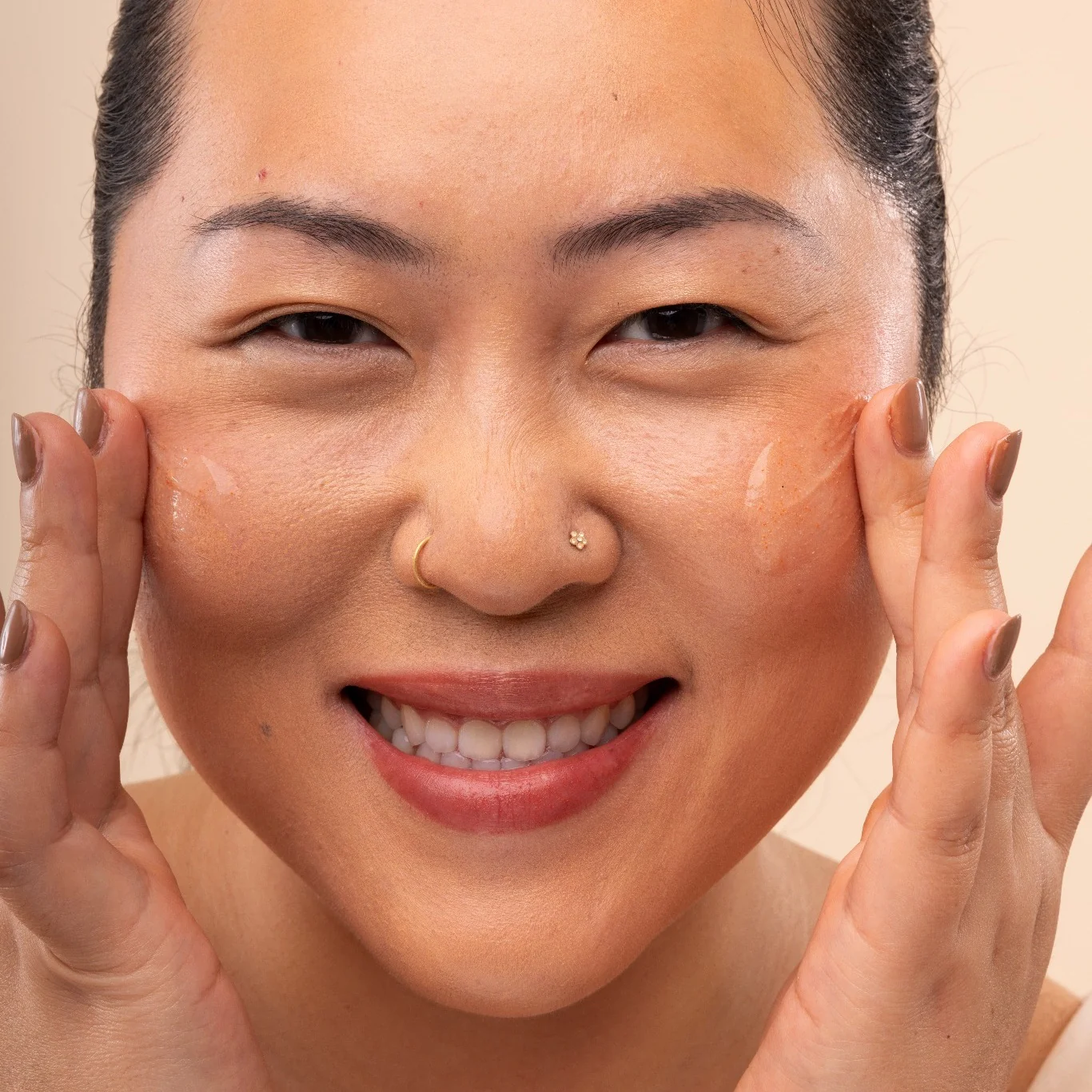Vitamin C Glow Cleansing Polish - Image 3